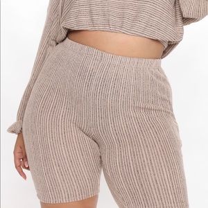 Knitted crop top short set